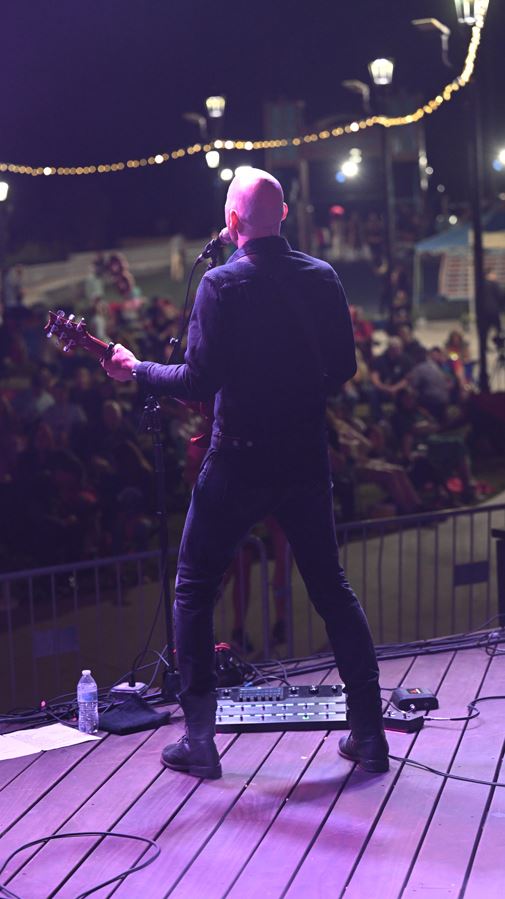 Shots of band and audience at the Vertical Horizon concert